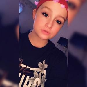 Meet your Posher, Chloe